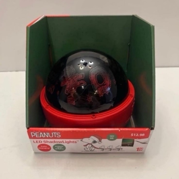 PEANUTS Snoopy LED Rotating Color Changing Shadow Lights 10 FEET Project… - Picture 5 of 5